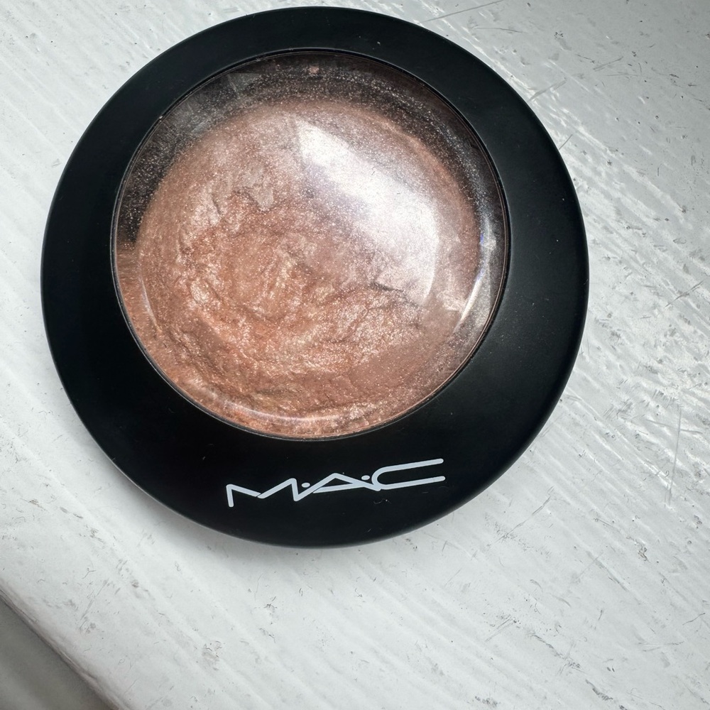 MAC Mineralize Skinfinish - Soft & Gentle